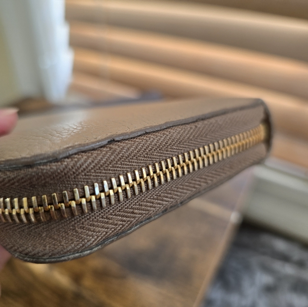 Prada Tan Leather Wallet - Picture 6 of 11